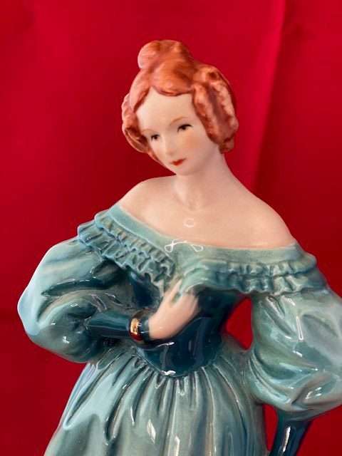 Goebel ladies of fashion, vintage Demure Elegance 1835 art figurine ...